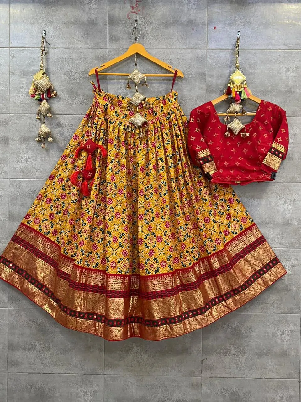 Navratri Wear Printed Skirt Chaniya Choli